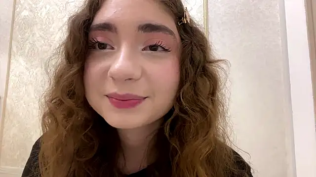 Snapshot of Rosie_Sweety chatting on 05-15-26, 06:59 Rosie Sweety online show from 05-15-26, 06:59