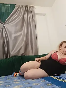 Snapshot of JuliaBestX chatting on 06-06-26, 10:47 JuliaBestX online show from 06-06-26, 10:47