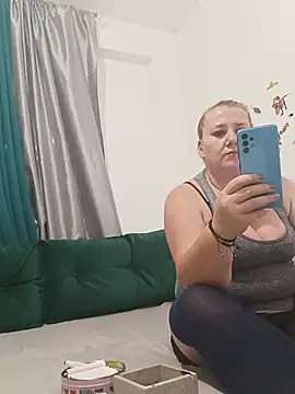 Snapshot of JuliaBestX chatting on 07-02-26, 09:32 JuliaBestX online show from 07-02-26, 09:32