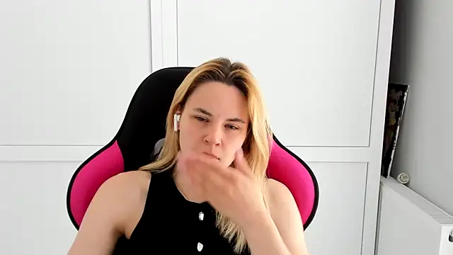 Emma starrs  online show from 05-24-26, 07:35