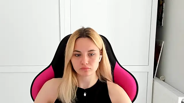 Emma starrs  online show from 05-30-26, 10:12