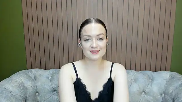 Snapshot of Mila_Richardson chatting on 05-31-26, 07:48 Mila Richardson online show from 05-31-26, 07:48