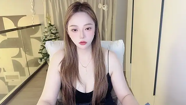 Snapshot of Amara-66 chatting on 05-26-26, 11:39 Amara-66 online show from 05-26-26, 11:39