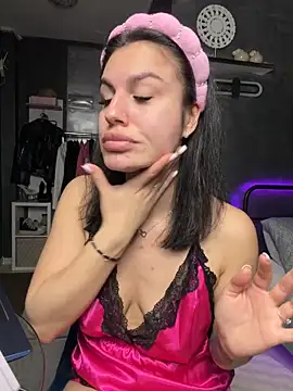 Snapshot of SelenaRhoades chatting on 05-21-26, 08:05 SelenaRhoades online show from 05-21-26, 08:05