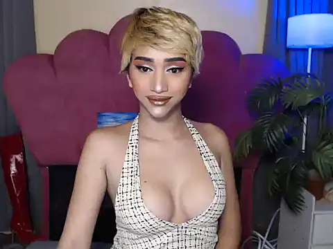 Snapshot of kylie_marie chatting on 05-18-26, 06:03 kylie marie online show from 05-18-26, 06:03