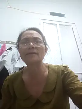 Vieekee online show from 05-11-26, 04:04