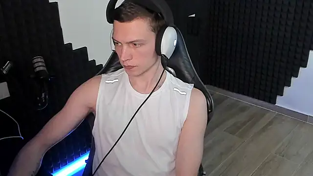 More than friend online show from 05-10-26, 07:08