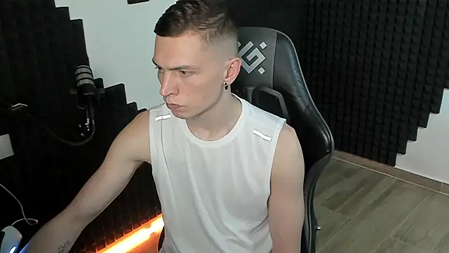 More than friend online show from 05-15-26, 07:32