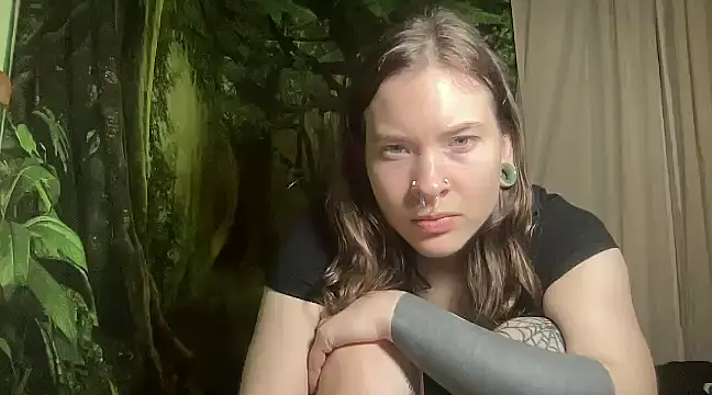 Snapshot of mo0ngoddess chatting on 01-11-25, 11:34 mo0ngoddess online show from 01-11-25, 11:34
