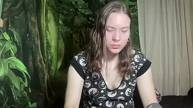 Snapshot of mo0ngoddess chatting on 01-18-25, 04:37 mo0ngoddess online show from 01-18-25, 04:37