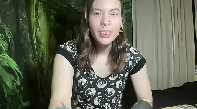 Snapshot of mo0ngoddess chatting on 02-12-25, 02:45 mo0ngoddess online show from 02-12-25, 02:45