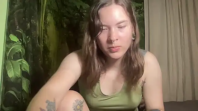 Snapshot of mo0ngoddess chatting on 09-20-25, 02:34 mo0ngoddess online show from 09-20-25, 02:34