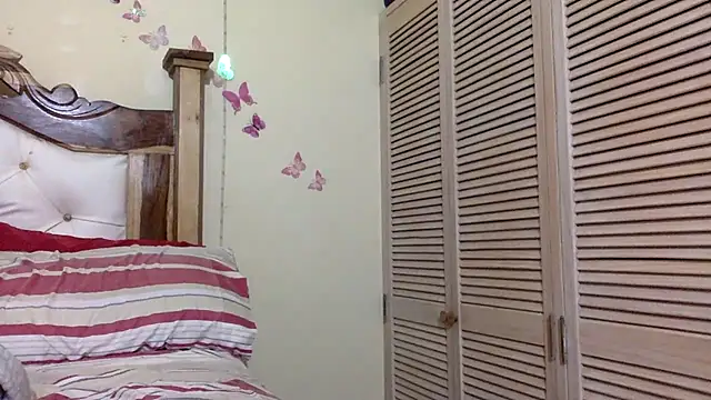 creamyamber online show from 04-04-26, 03:09