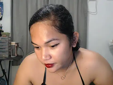 Snapshot of sassymaxinex chatting on 05-17-26, 02:20 sassymaxinex online show from 05-17-26, 02:20
