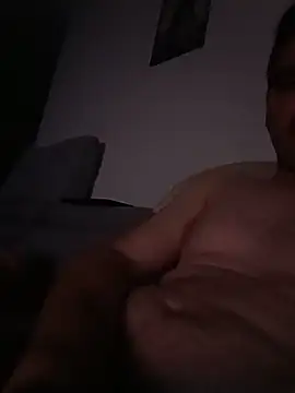 Snapshot of oncle33 chatting on 05-22-26, 08:58 oncle33 online show from 05-22-26, 08:58