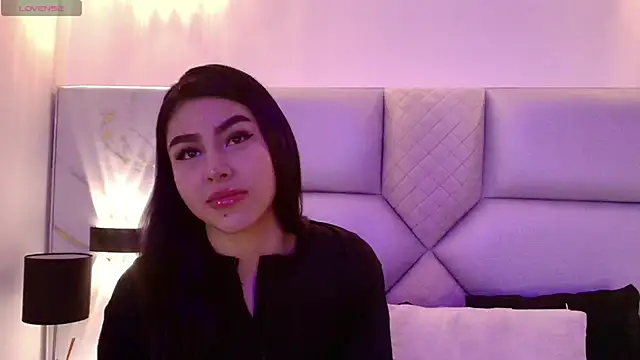 Snapshot of Helena_Whaite chatting on 07-01-26, 02:02 Helena Whaite online show from 07-01-26, 02:02