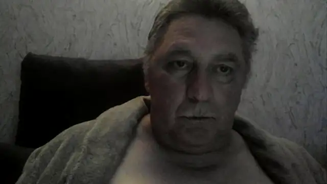 Snapshot of edje59a chatting on 02-10-26, 02:15 edje59a online show from 02-10-26, 02:15