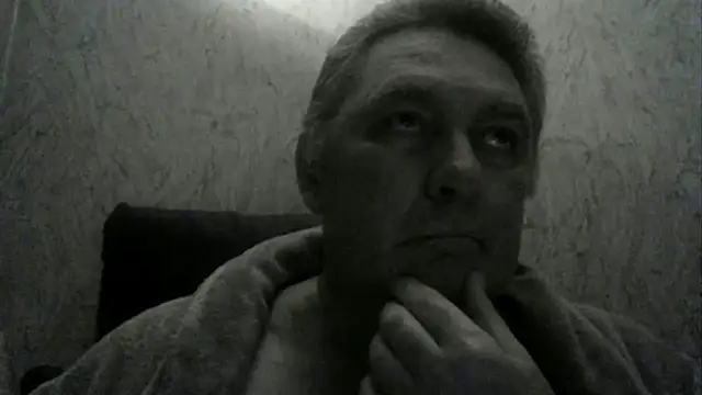 Snapshot of edje59a chatting on 02-11-26, 12:48 edje59a online show from 02-11-26, 12:48