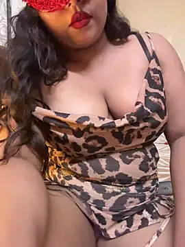 Snapshot of SlutrySiren chatting on 06-27-26, 06:02 SlutrySiren online show from 06-27-26, 06:02