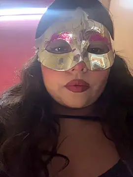 Snapshot of SlutrySiren chatting on 06-30-26, 05:58 SlutrySiren online show from 06-30-26, 05:58