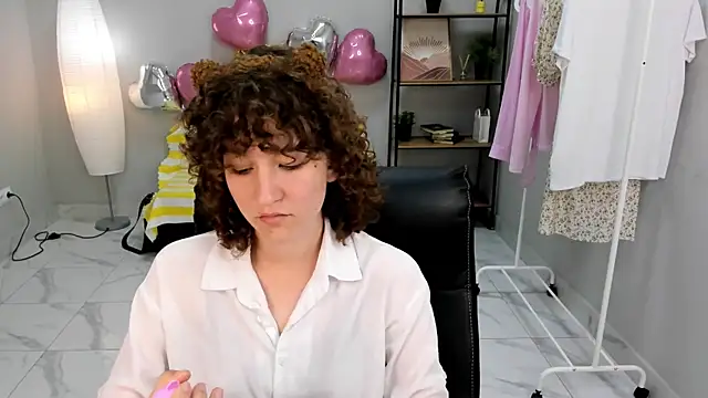 Snapshot of Miriam_Boshe chatting on 05-15-26, 01:51 Miriam Boshe online show from 05-15-26, 01:51
