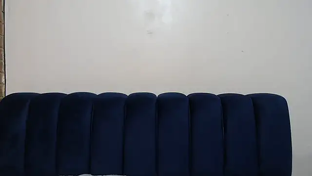 Snapshot of Youngling05 chatting on 07-22-26, 07:11 Youngling05 online show from 07-22-26, 07:11