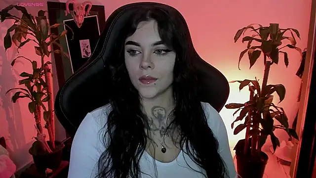 MissCharlottte 18 online show from 07-17-26, 02:40
