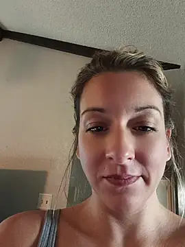 missbellastar online show from 05-21-26, 03:52