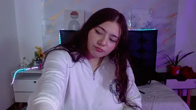 Lizeth bigboob online show from 05-14-26, 12:23