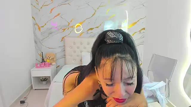 Snapshot of vanessa__castro chatting on 05-20-26, 03:13 vanessa castro online show from 05-20-26, 03:13