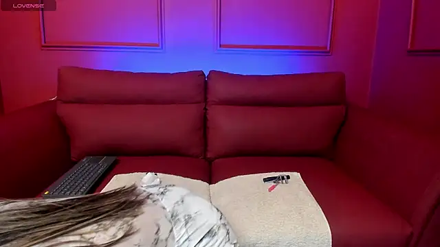 HannaCarttier  online show from 05-25-26, 12:55