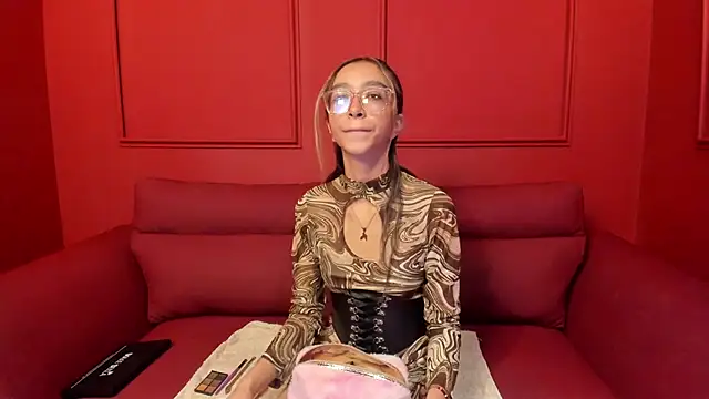 HannaCarttier  online show from 05-27-26, 12:24