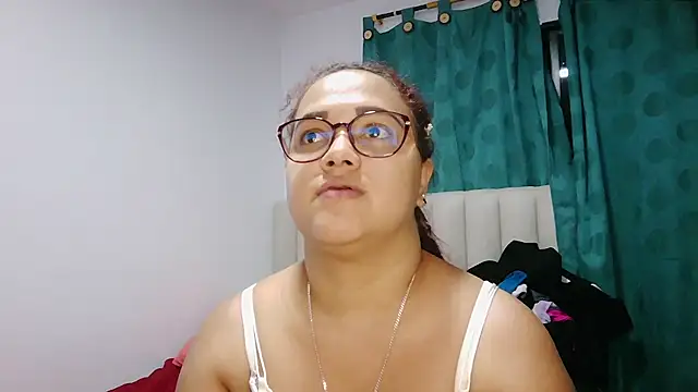 Snapshot of saramichell445734 chatting on 05-23-26, 02:28 saramichell445734 online show from 05-23-26, 02:28