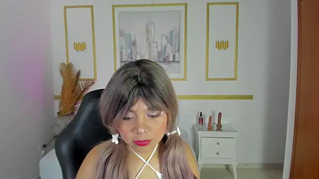 Snapshot of zully28_x chatting on 05-13-26, 12:46 zully28 x online show from 05-13-26, 12:46