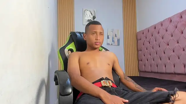 Supreme Badboy online show from 05-15-26, 06:09