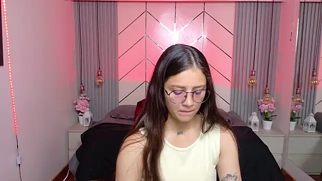 Snapshot of Sofysoul chatting on 06-18-26, 08:46 Sofysoul online show from 06-18-26, 08:46