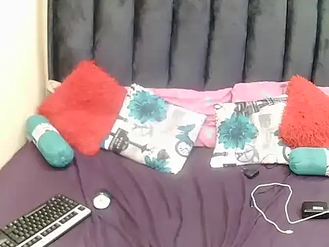 littlevirginangelxx online show from 05-26-26, 09:33