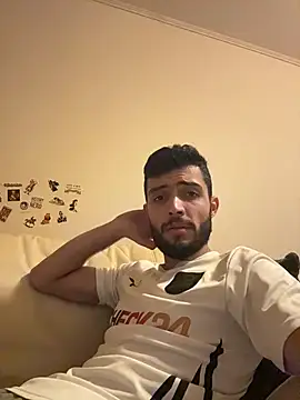 Snapshot of Z-man- chatting on 05-30-26, 11:13 Z-man- online show from 05-30-26, 11:13