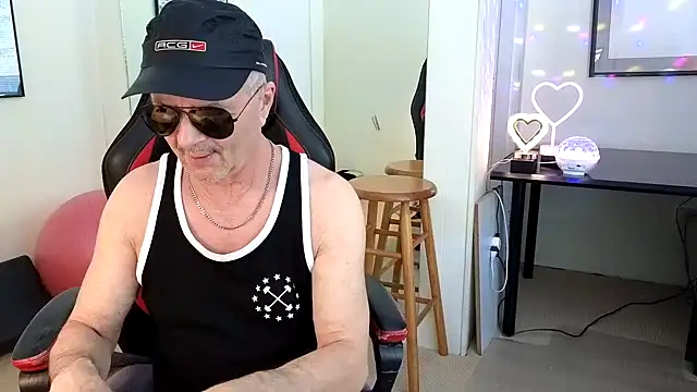 hotdadbod online show from 01-27-25, 09:33