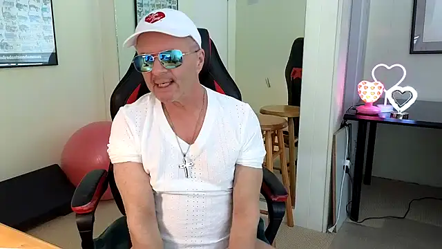 hotdadbod online show from 02-03-25, 09:39