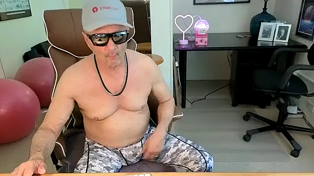hotdadbod online show from 06-07-26, 08:45