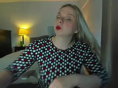 Snapshot of Laviora chatting on 05-18-26, 02:29 Laviora online show from 05-18-26, 02:29