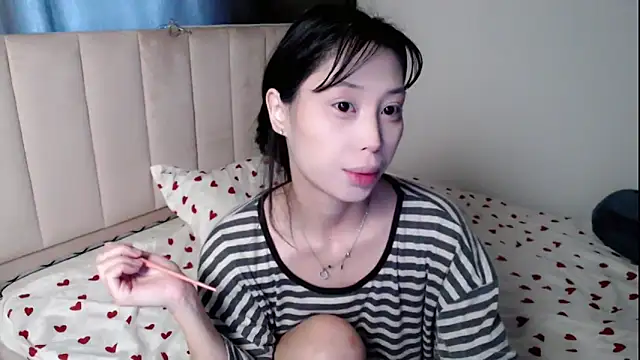 neverstoplovingme online show from 05-19-26, 01:44