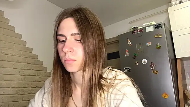 ZaraGuyette online show from 05-18-26, 04:07