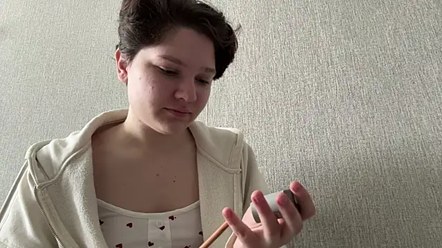 LizCumens online show from 05-22-26, 12:07