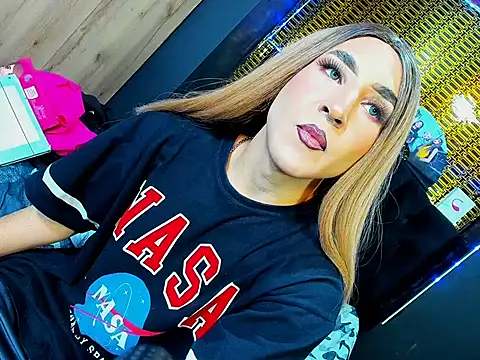 Georgina giio  online show from 05-16-26, 03:36