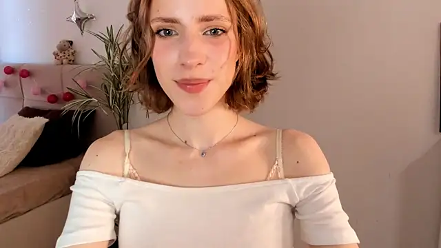 Snapshot of imogensy chatting on 05-25-26, 02:23 imogensy online show from 05-25-26, 02:23