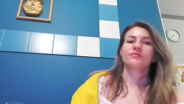 Margarett online show from 05-27-26, 04:37