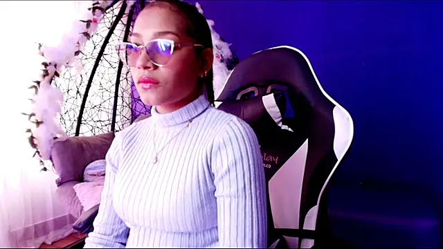 Snapshot of Scarlett_Lune chatting on 05-20-26, 06:58 Scarlett Lune online show from 05-20-26, 06:58