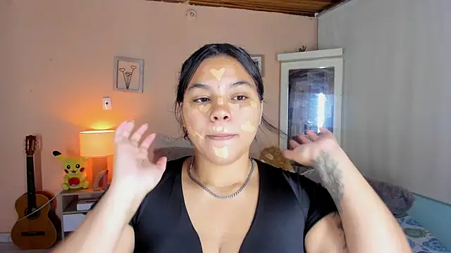 Snapshot of naomy_ruiz_ chatting on 05-26-26, 11:50 naomy ruiz online show from 05-26-26, 11:50